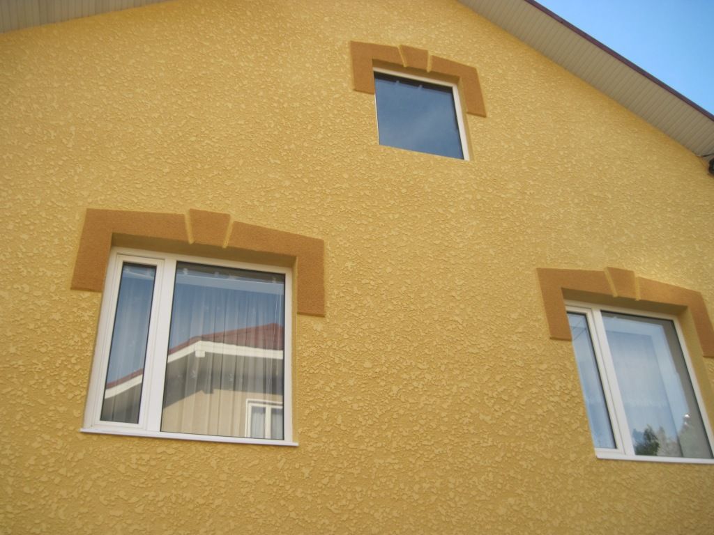 Enduit de silicate sur la façade de la maison
